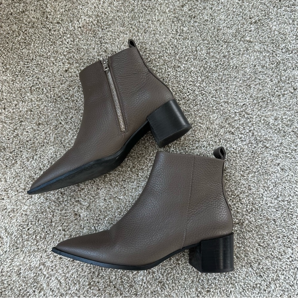 Everlane Boss Boot in Pebbled Leather